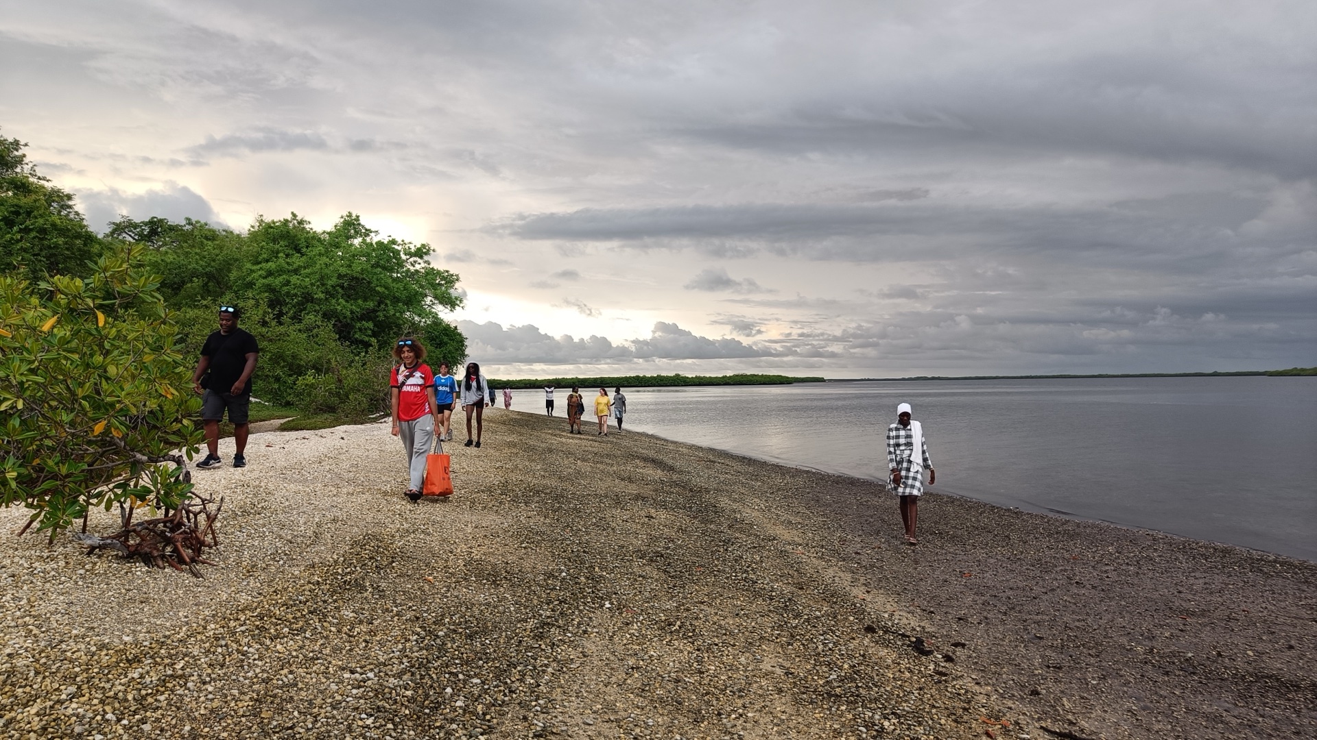 Plage au coucher de soleil